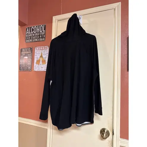 Avenue Womens Plus Size 26/28 Hooded Top With Colorful Abstract Front & Black Sl