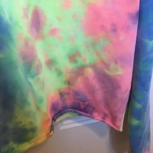 Justify Women’s size medium cropped tie dyed hoodie sweatshirt