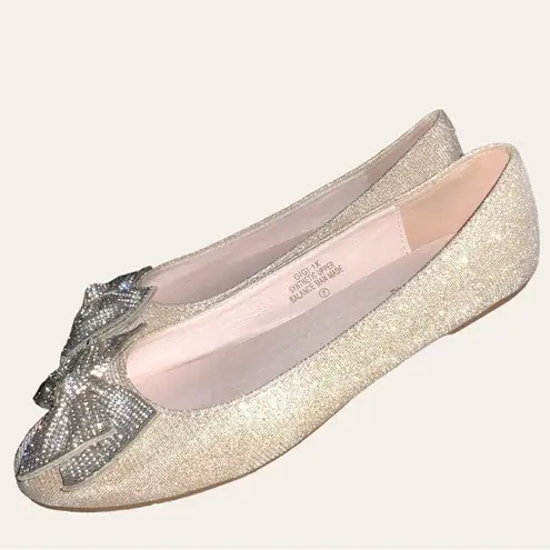 De Blossom Collection De Blossom gold sparkle flats! Beautiful sparkle all the way around! thumbnail 3