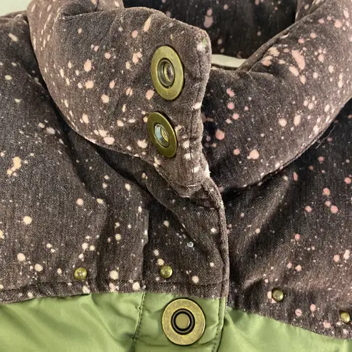 Old Navy  womens olive green puffer vest size L