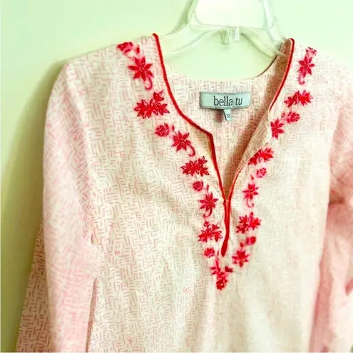 Bella Tu Pink White Floral Embroidered Beaded V