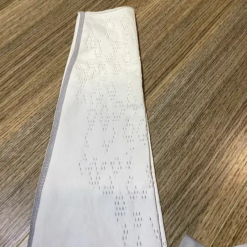 Varley Women’s Light Gray Activewear Leggings – Size S – NWOT