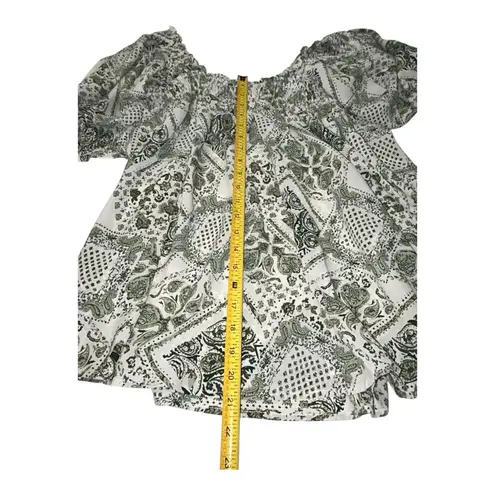 Davi & Dani White Ruffled Relaxed Blouse size Small green, white