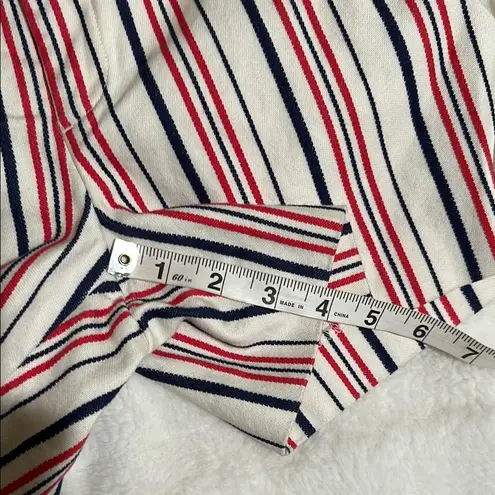 Club Monaco size 00 High Waist White and Red Striped Shorts