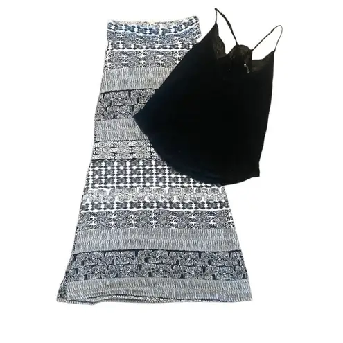 Love stitch Skirt Outfit. Size Small.