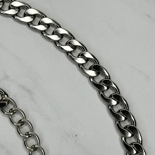 Silver Tone Flat Chain Link Belt Y2K Festival One Size (OS) ✨