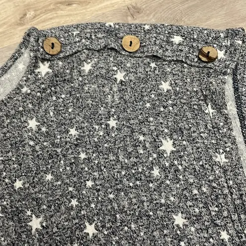 Above And Beyond Blue & White Star Print Knit Short Sleeve Sweater Size L