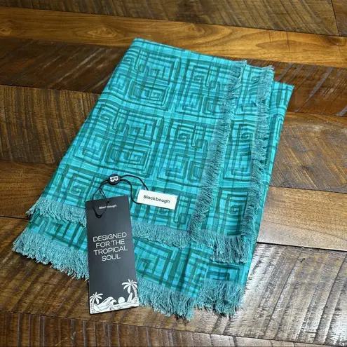 Blackbough  keisha freyed sarong la palma