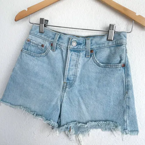 Levi Strauss & CO. LEVI'S Wedgie Short Light Wash Cut Off Shorts