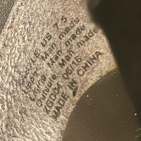 Zigi Soho Gray Kastle Chelsea Double Buckle Chunky Heel Ankle Boots Size 7.5