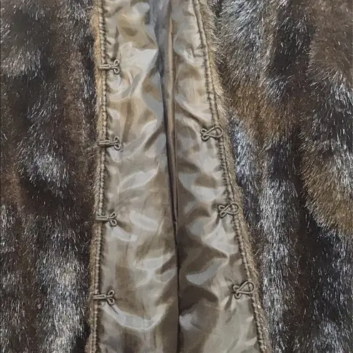 Brandon Thomas Brown Faux Fur Cape/Capelet