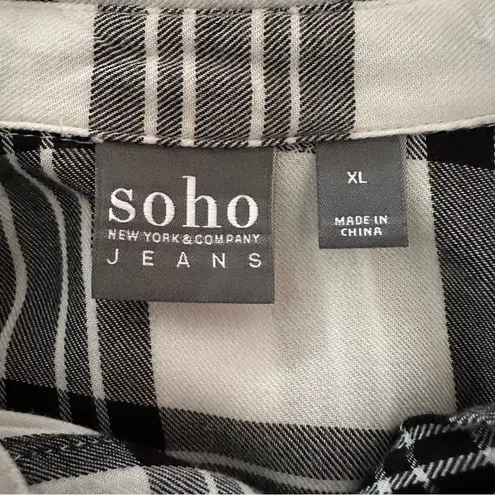 Soho  New York & Co Black Plaid Convertible Sleeve Flannel Shirt