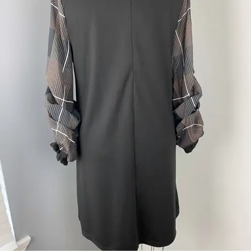 Women's Color Block Asymmetrical Knit Sweater Dress Beige & Black Size L