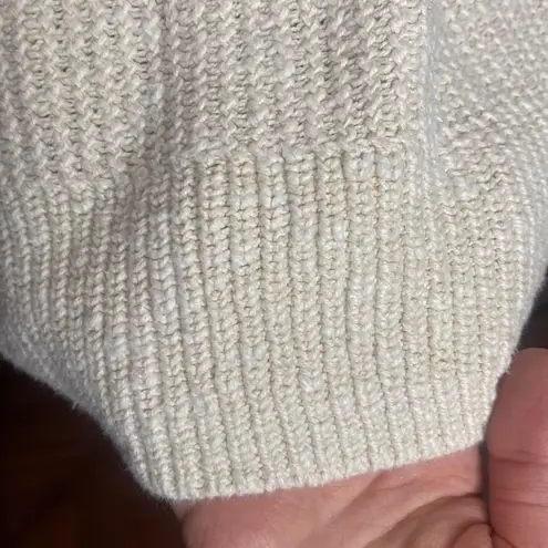 L.L. bean mixed stitch Crewneck oatmeal nubby textured sweater size M White Size M