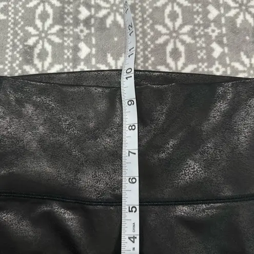 Aerie NWOT  OFFLINE The Hugger High Waisted Crackle Legging Black‎ Size Small - Image 7