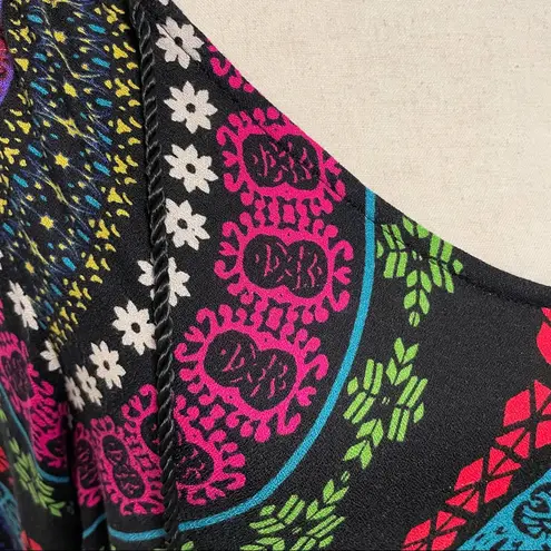 Ella Moss V Neck Bright Mandala Pleated Tassel