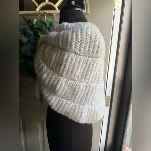 Vintage handmade knit cream sweater tie shoulder shawl, one size White Size undefined