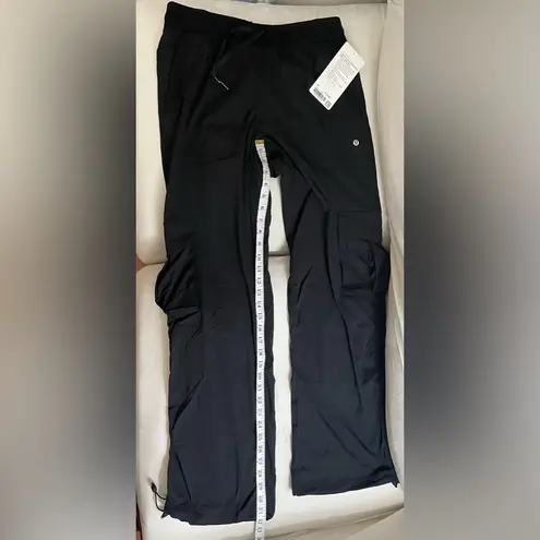 Lululemon NWT  Dance Studio Relax Fit MR Cargo Pants In Black Size M