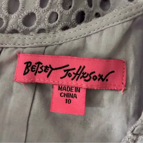 Betsey Johnson  Lavender Cotton Eyelet Sleeveless Cutout Back Size 10 Dress.