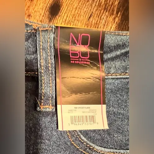 No Boundaries NOBO | juniors distressed bootleg jeans. Size: 13