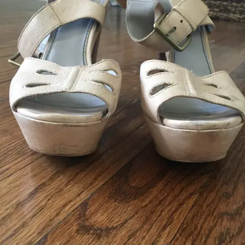 Hinge Nude Heels 6.5