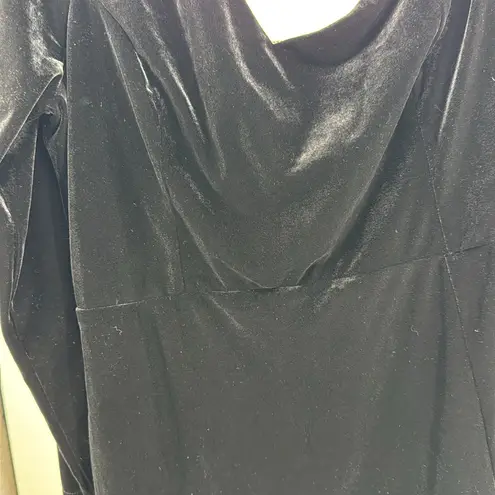 Lulu's Elegant Black Velvet One Shoulder Dress high slit XXL event party formal