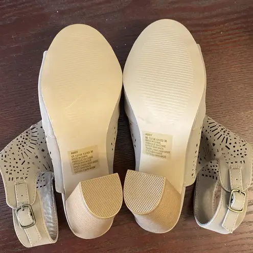 ShoeDazzle Taupe Laser Cut Block Heel Sandals ā Size 7.5 Tan