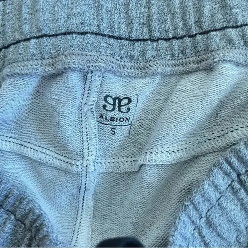 ALBION FIT  At Ease Joggers in Size Small - Image 4