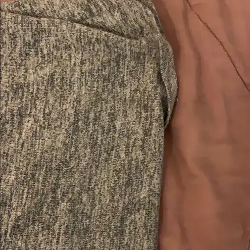 A pea in the pod Super soft grey marled cute top