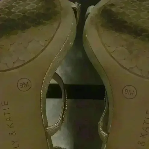 Kelly & Katie Courtnee Gold Rhinestone Heeled Sandal Size 9