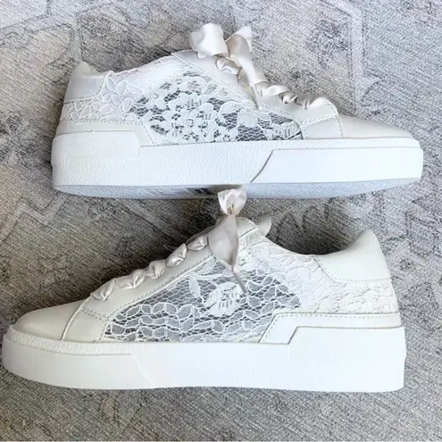 Dolce vita Harryson Ivory Ribbon Lace Up Shoes NEW WITH BOX Sneakers Size 8