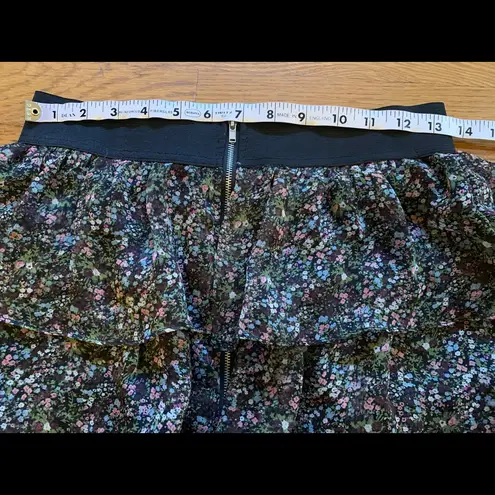 Floral Tiered Exposed wide band waistband Mini Skirt Green Size M