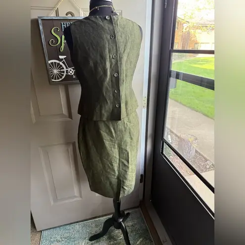Jones Wear Vintage olive green linen blend two piece skirt set, size 8