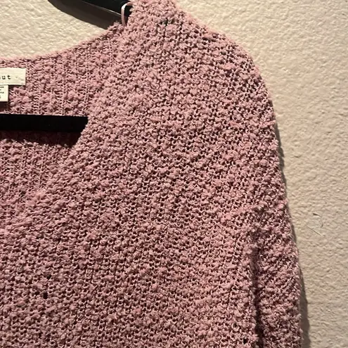 Debut Women’s Pink Sweater Size Small V neck