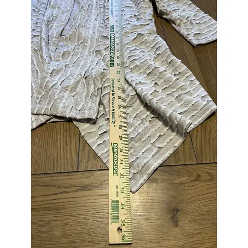 Frank Lyman Cardigan Size 12 Textured Classic City Designer Modern Professional