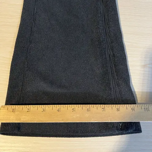 Lululemon 8 Brushed Softstreme Ribbed Flared Pant 32.5" Zip Ankle W5EUBS Workout Black Size 28