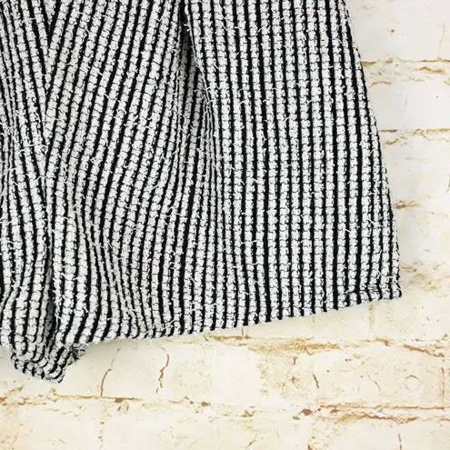 Sundays Berry Short Womens S White Black Striped Boucle High Waist Pleated NWT