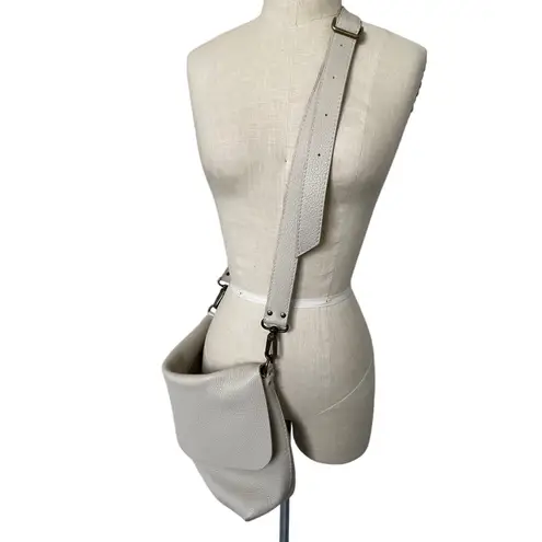 CALMA 1600 Leather Pebbled White Crossbody Bag – Minimalist Soft Leather