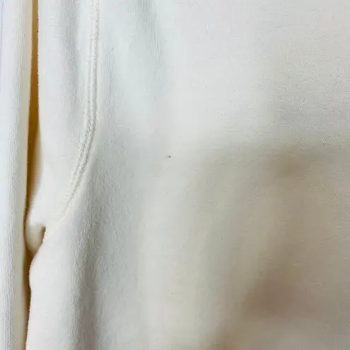 Cream Crew Neck Sweatshirt Poinsettia Applique Design Christmas Sz Medium Red