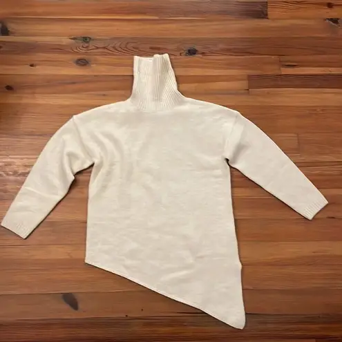 BTFBM Cream Turtleneck Knit Sweater Womens Size Medium Asymmetrical White