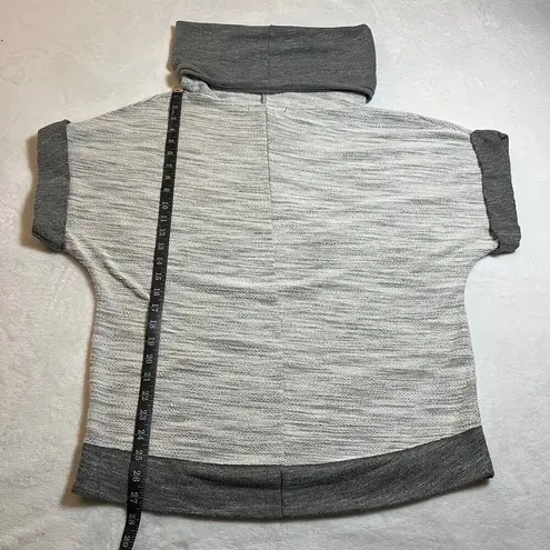 Calvin Klein Jeans Women's Turtleneck Short Sleeve Sweatshirt Size Medium Casual Gray