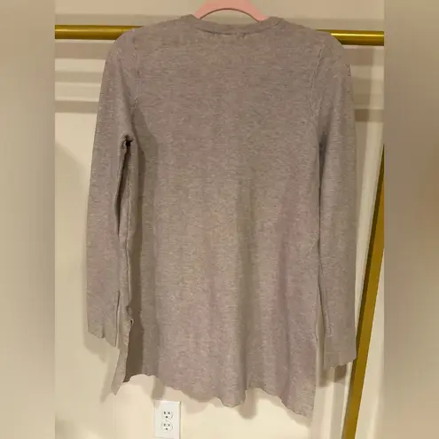 Cyrus Women’s beige light brown sweater, large