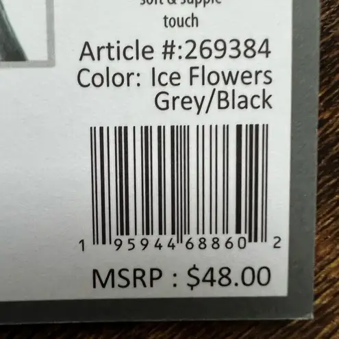 RBX womens crop exercise top. Ice Flowers. Size: L Size L