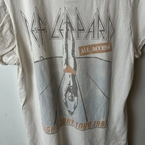 Recycled Karma Distressed Def Leppard T Shirt Womens White Medium M Music Band Graphic Tee Logo