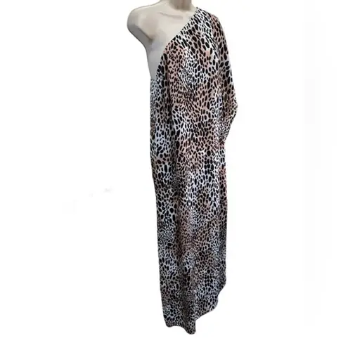 Buddy Love Grace Cheetah One shoulder maxi dress with side slit.