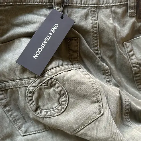 One Teaspoon NWT  DARK KHAKI CARGO MOTION PANTS