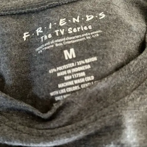FRIENDS tee Size M