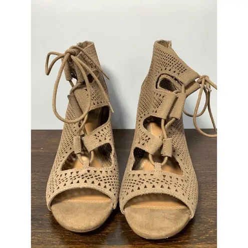 Crown Vintage Women Eralicia Peep Toe Heeled Bootie Lace Up Back Zip Taupe US 9 Brown