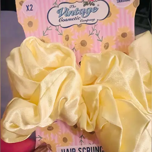 P&Co ⭐️NEW⭐️ THE VINTAGE COSMETICS SATIN HAIR SCRUNCHIES