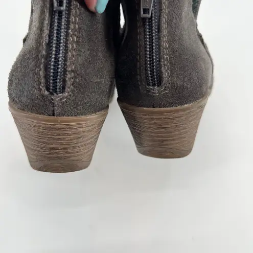 Earth Origins gray Suede Booties Perforated Ruching brandished toe back zip sz 7